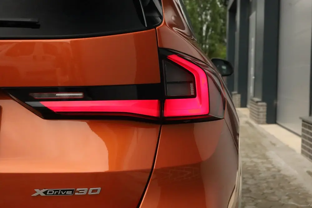 BMW iX1 XDrive30 Launch Edition 67 kWh Keyless Dri uit 2023, foto 10
