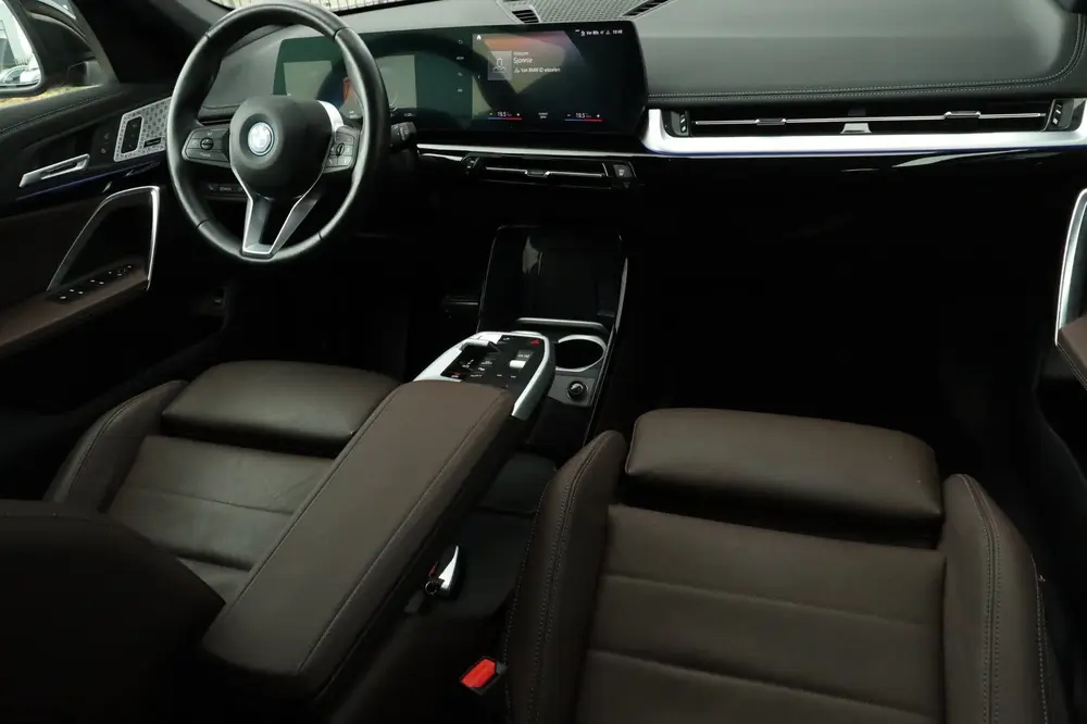 BMW iX1 XDrive30 Launch Edition 67 kWh Keyless Dri uit 2023, foto 12