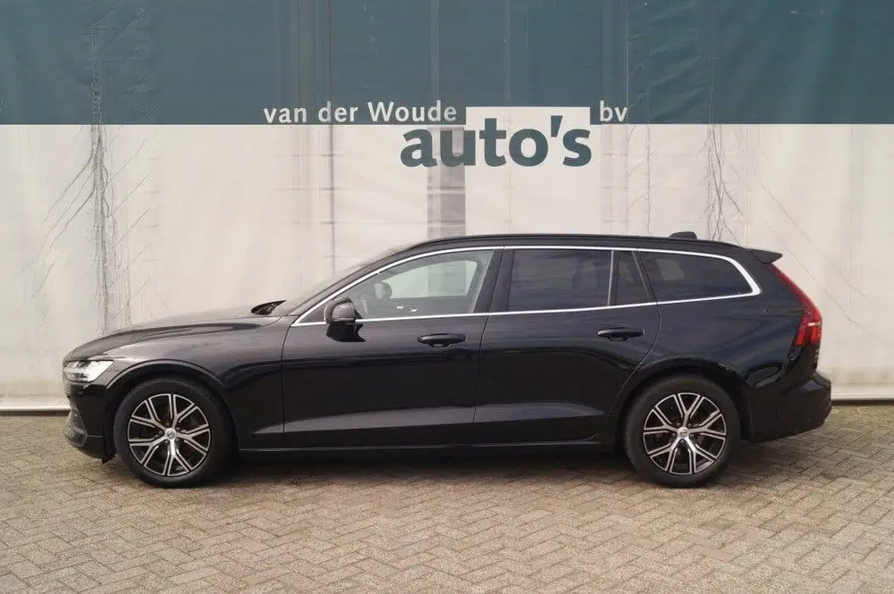 Volvo V60 2.0 B4 197pk Automaat Core -NAVI-ECC-LED-C uit 2023