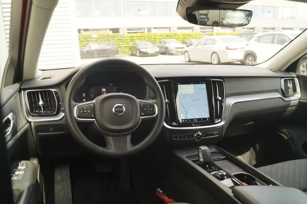 Volvo V60 2.0 B4 197pk Automaat Core -NAVI-ECC-LED-C uit 2023, foto 10