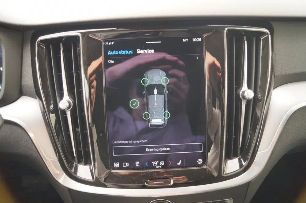 Volvo V60 2.0 B4 197pk Automaat Core -NAVI-ECC-LED-C uit 2023, foto 14