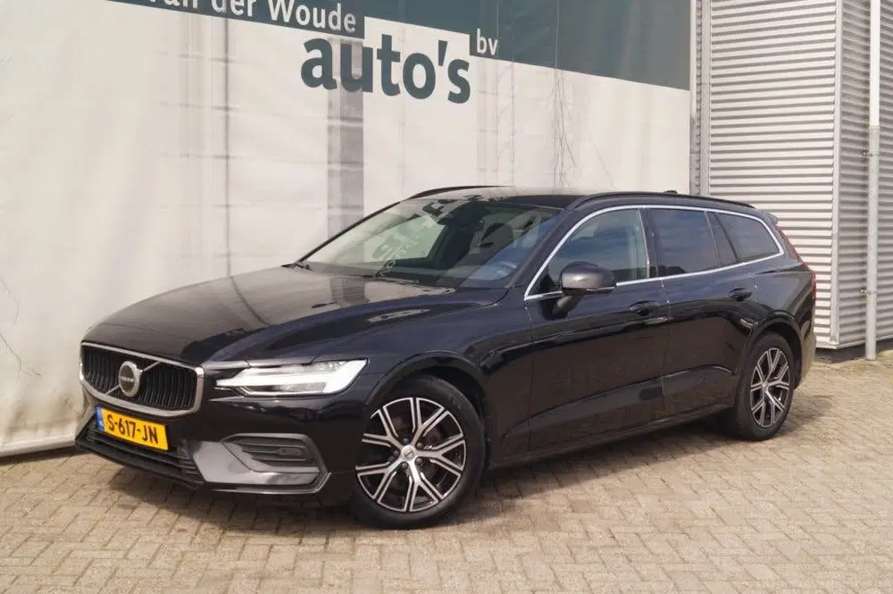 Volvo V60 2.0 B4 197pk Automaat Core -NAVI-ECC-LED-C uit 2023, foto 3