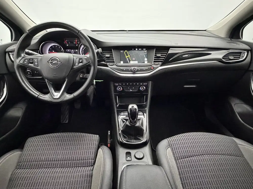Opel Astra 1.2 130PK Design & Tech uit 2021, foto 3