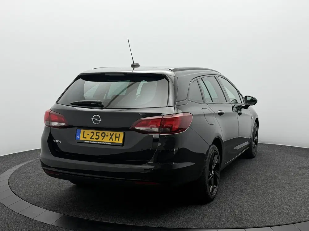 Opel Astra 1.2 130PK Design & Tech uit 2021, foto 4