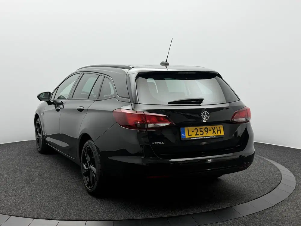 Opel Astra 1.2 130PK Design & Tech uit 2021, foto 6