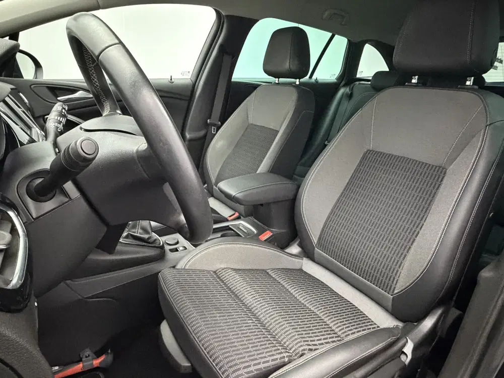 Opel Astra 1.2 130PK Design & Tech uit 2021, foto 7