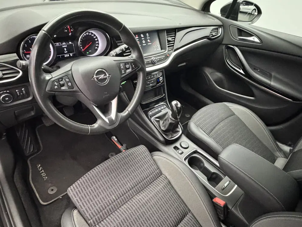 Opel Astra 1.2 130PK Design & Tech uit 2021, foto 8