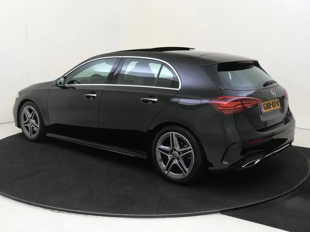 Mercedes-Benz A-Klasse 180 AMG Line Premium uit 2024, foto 3