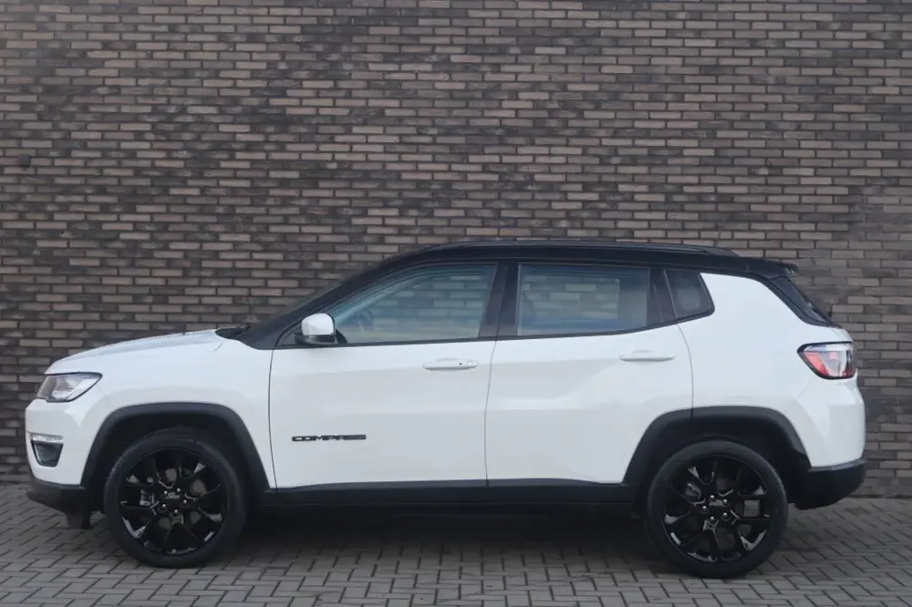 Jeep Compass 1.3T Night Eagle Limited Edition uit 2021, foto 2