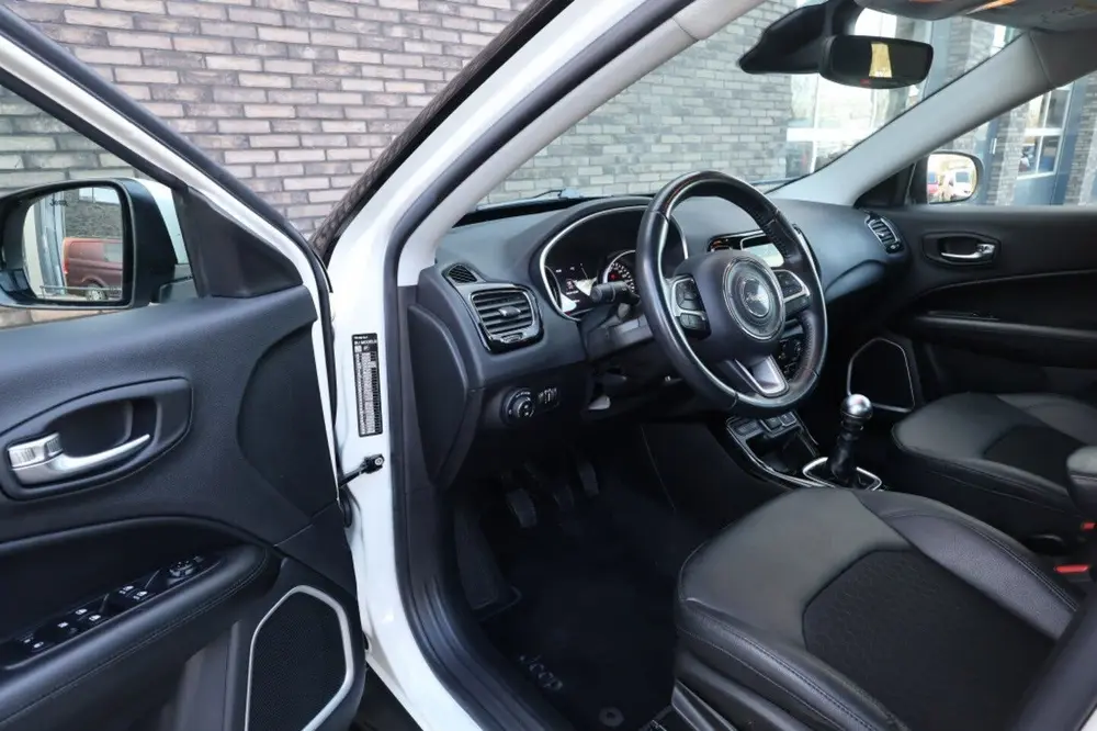 Jeep Compass 1.3T Night Eagle Limited Edition uit 2021, foto 7