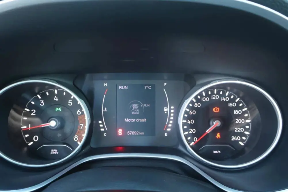 Jeep Compass 1.3T Night Eagle Limited Edition uit 2021, foto 9