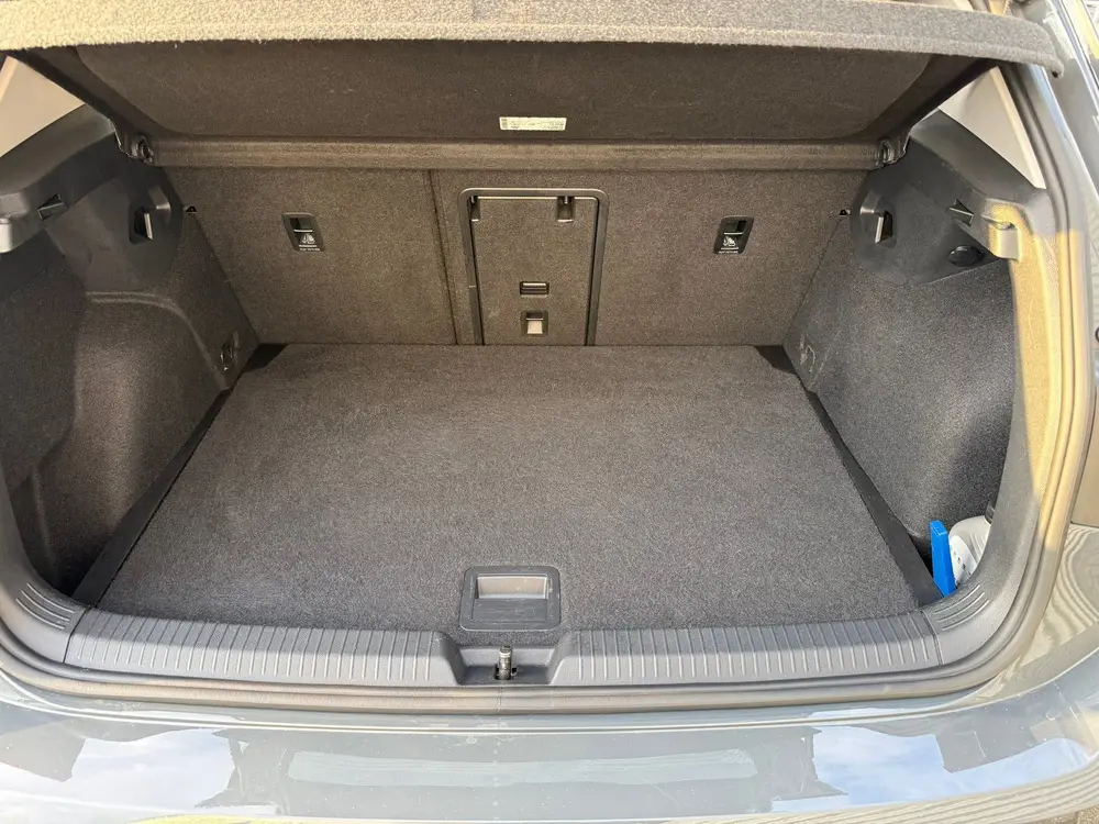 Volkswagen Golf 2.0 TDI Life Business / APK / SFEER VERLICHT uit 2021, foto 18