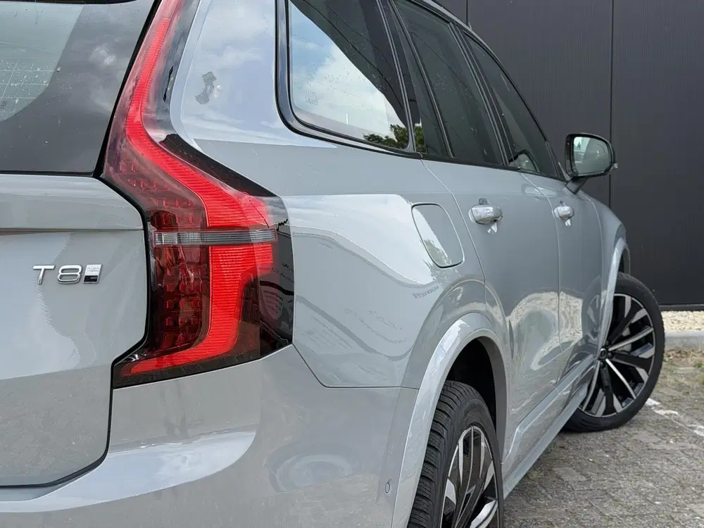 Volvo XC90 2.0 T8 Plug-in hybrid AWD Ultra Dark Panor uit 2025, foto 5