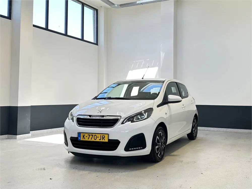 Peugeot 108 1.0 e-VTi Active uit 2021, foto 2