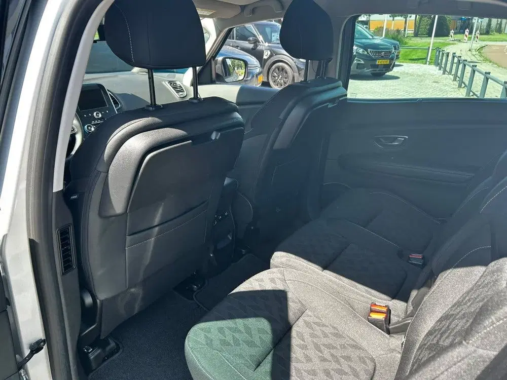 Renault Grand Scenic Grand Scénic 1.3 TCe Intens uit 2020, foto 15