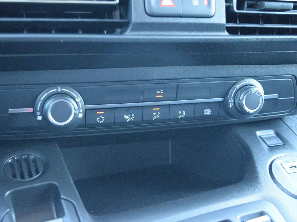 Opel Combo L1 50kWh uit 2026, foto 17