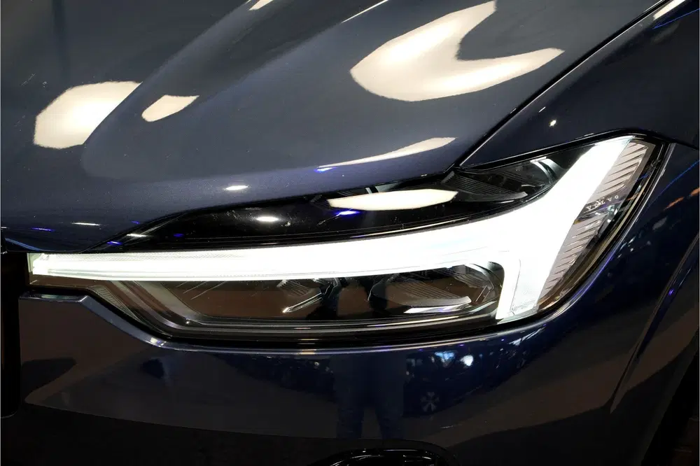 Volvo XC60 2.0 T8 AWD 335kW uit 2022, foto 11