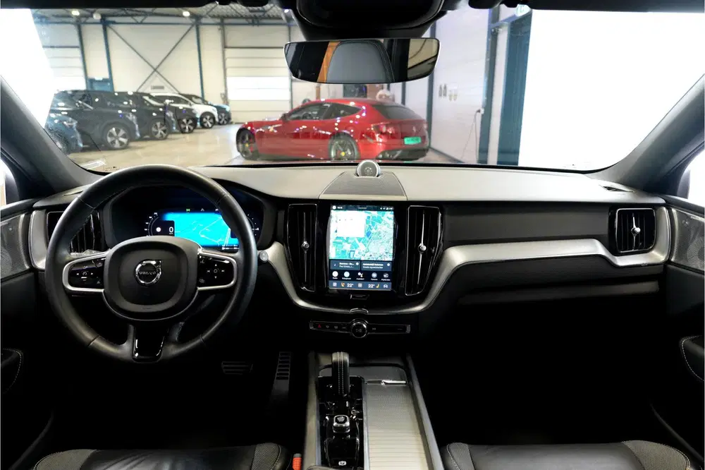 Volvo XC60 2.0 T8 AWD 335kW uit 2022, foto 2