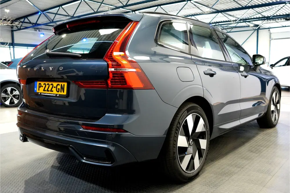 Volvo XC60 2.0 T8 AWD 335kW uit 2022, foto 5