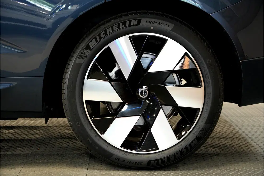 Volvo XC60 2.0 T8 AWD 335kW uit 2022, foto 9