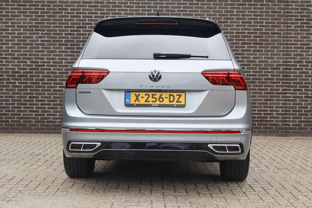 Volkswagen Tiguan Allspace 1.5 TSI 150pk DSG R-Line Business uit 2023, foto 11