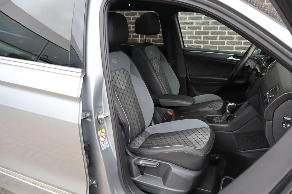 Volkswagen Tiguan Allspace 1.5 TSI 150pk DSG R-Line Business uit 2023, foto 18