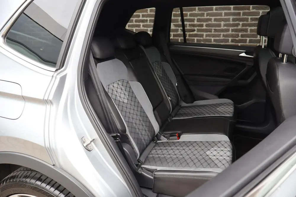 Volkswagen Tiguan Allspace 1.5 TSI 150pk DSG R-Line Business uit 2023, foto 19