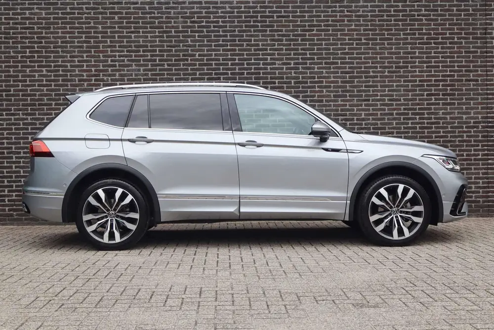 Volkswagen Tiguan Allspace 1.5 TSI 150pk DSG R-Line Business uit 2023, foto 3