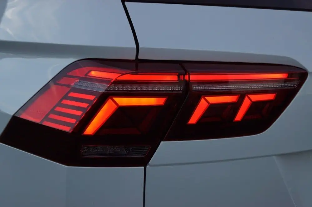 Volkswagen Tiguan 1.4  e-Hybrid R-Line Black style 245pk/ Pa uit 2022, foto 12