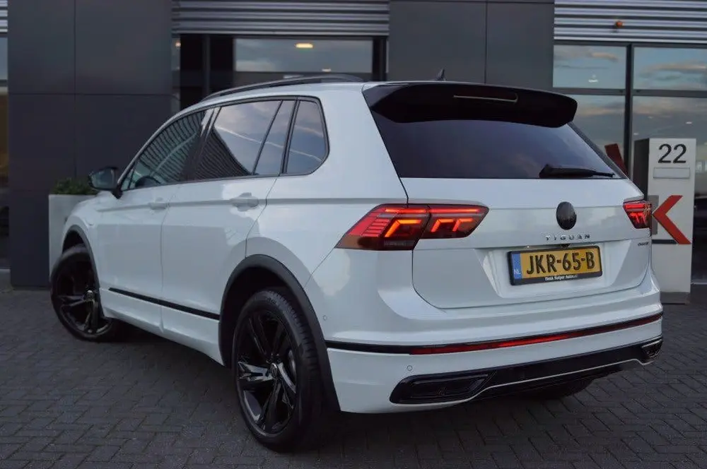 Volkswagen Tiguan 1.4  e-Hybrid R-Line Black style 245pk/ Pa uit 2022, foto 2