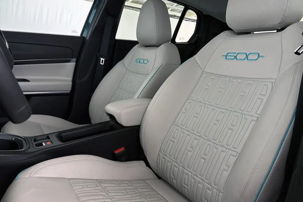 Fiat 600 1.2 Hybrid La Prima Leder Stoelverwarming uit 2025, foto 6