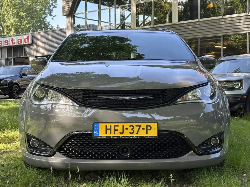 Chrysler Pacifica 3.6 V6 Hybrid LIMITED S (bj 2020) uit 2020, foto 2