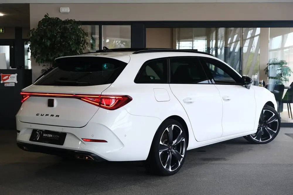 Cupra Leon Sportstourer 1.4 e-Hybrid VZ 245PK Pano SuperSpor uit 2023, foto 2
