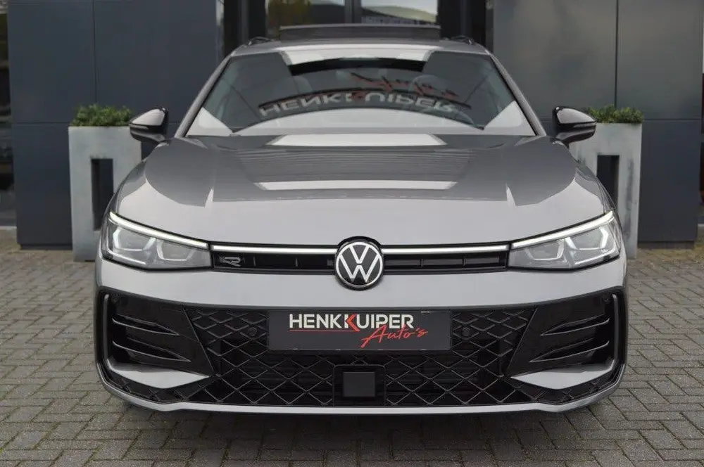 Volkswagen Passat Variant 2.0 TDI DSG R-Line Black st. 150pk uit 2024, foto 7