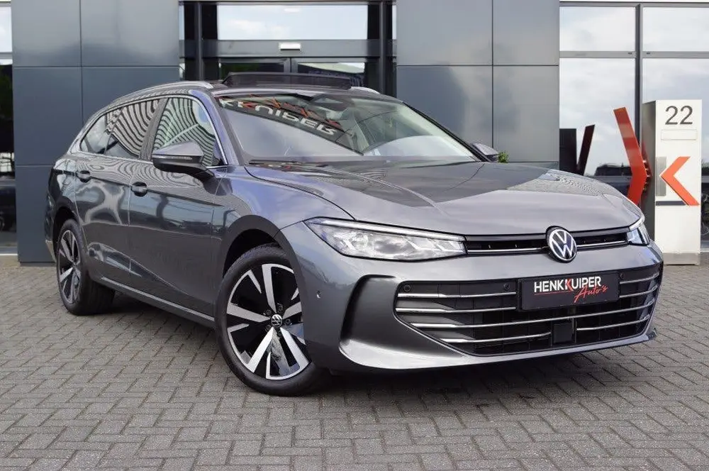 Volkswagen Passat Variant 1.5 eTSI DSG Business 150pk / Pano uit 2024, foto 10