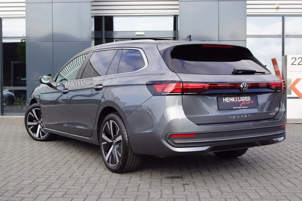 Volkswagen Passat Variant 1.5 eTSI DSG Business 150pk / Pano uit 2024, foto 2