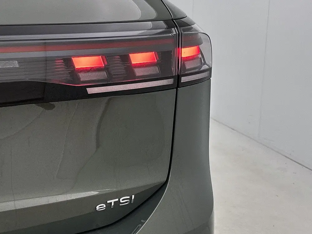 Volkswagen Tiguan 1.5 eHybrid R-Line Business | 204 PK | SoH uit 2024, foto 13