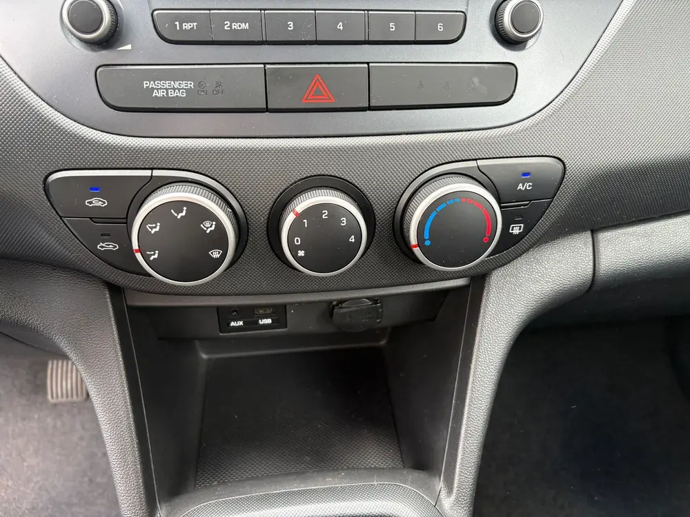 Hyundai I10 1.0i Comfort AIRCO CRUISE CONTROL uit 2019, foto 12