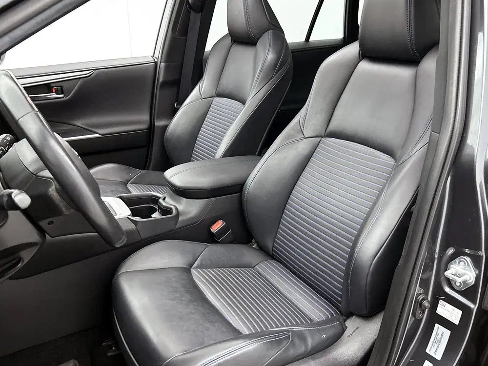 Toyota RAV 4 2.5 Hybrid Bi-Tone uit 2021, foto 18