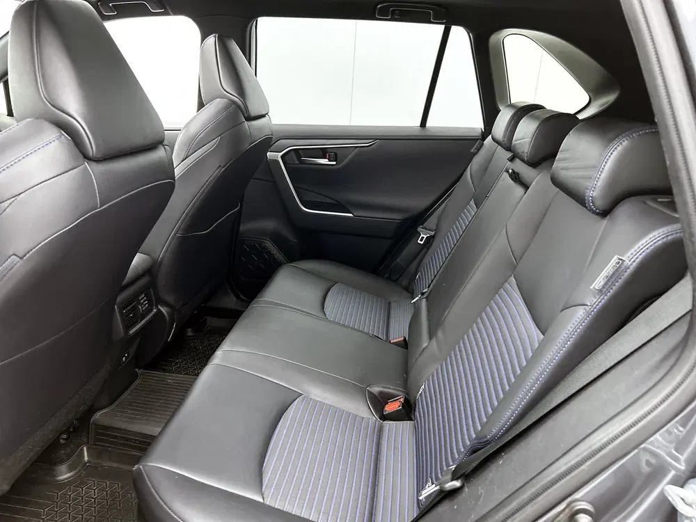 Toyota RAV 4 2.5 Hybrid Bi-Tone uit 2021, foto 20