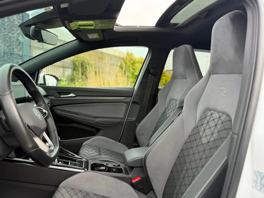 Volkswagen Golf 1.5 eTSI R-Line Business uit 2023, foto 11