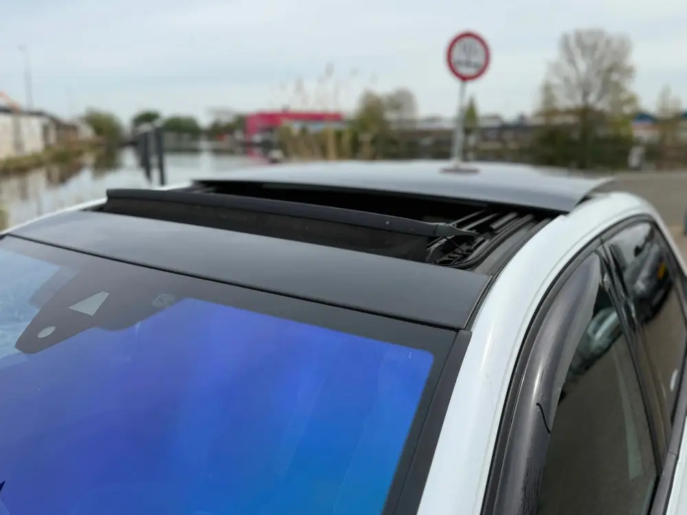 Volkswagen Golf 1.5 eTSI R-Line Business uit 2023, foto 13