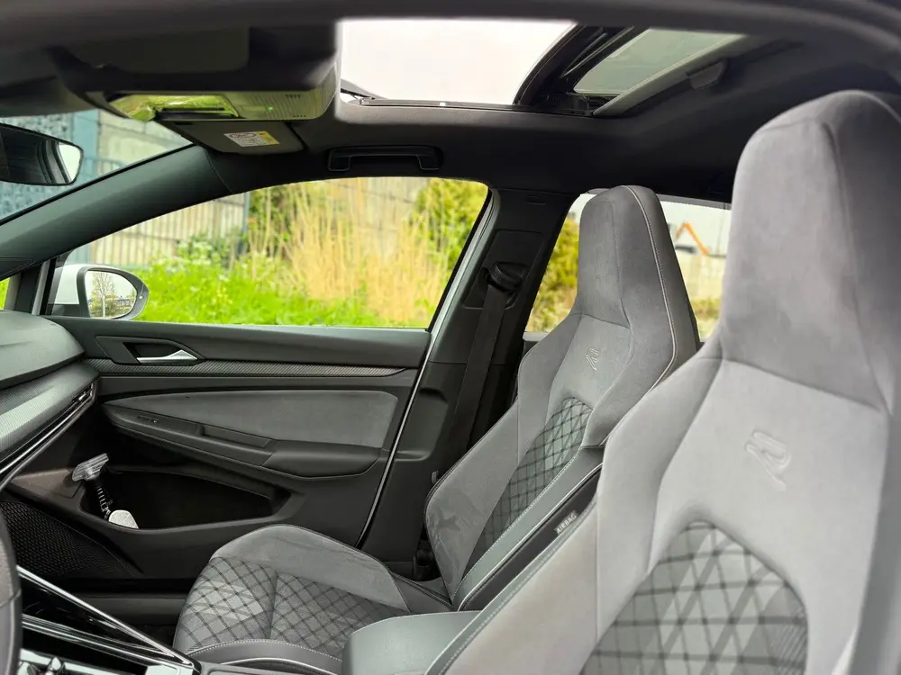 Volkswagen Golf 1.5 eTSI R-Line Business uit 2023, foto 3