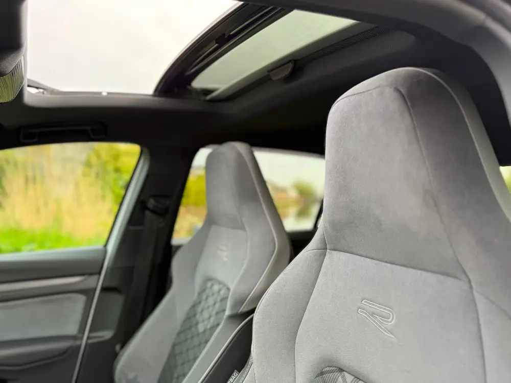 Volkswagen Golf 1.5 eTSI R-Line Business uit 2023, foto 6