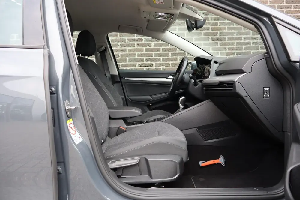 Volkswagen Golf Variant 1.0 TSI 110pk Life | Achteruitrijcam uit 2023, foto 18