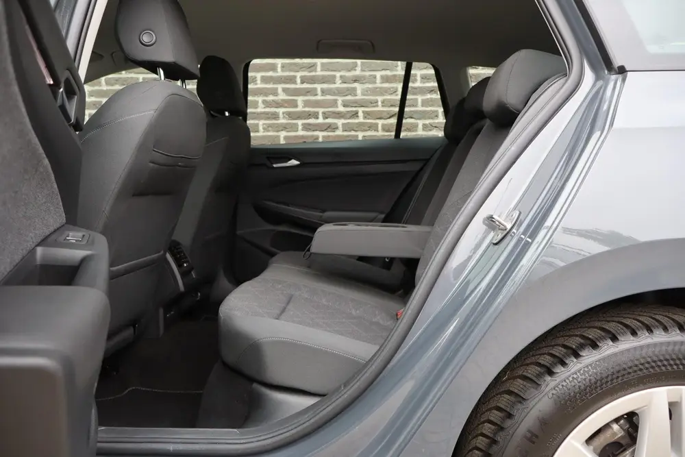 Volkswagen Golf Variant 1.0 TSI 110pk Life | Achteruitrijcam uit 2023, foto 20
