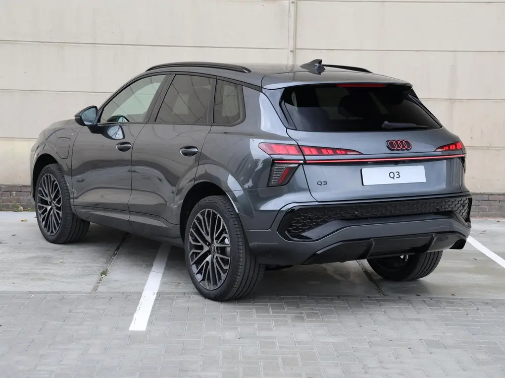Audi Q3 S edition e-hybrid 272 PK SUV uit 2026, foto 12