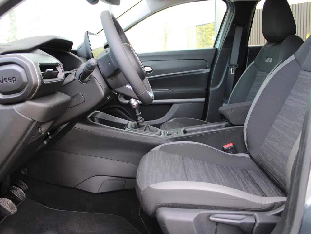 Jeep Avenger 1.2 Longitude uit 2024, foto 13