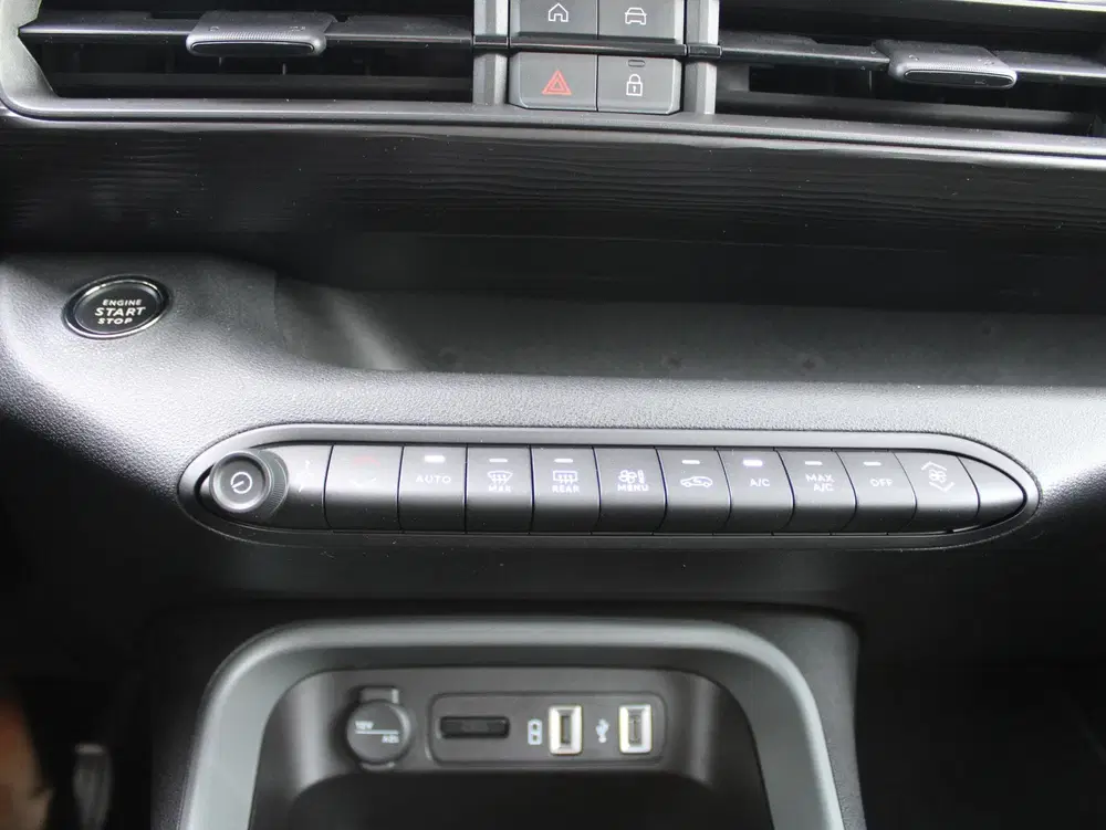 Jeep Avenger 1.2 Longitude uit 2024, foto 17