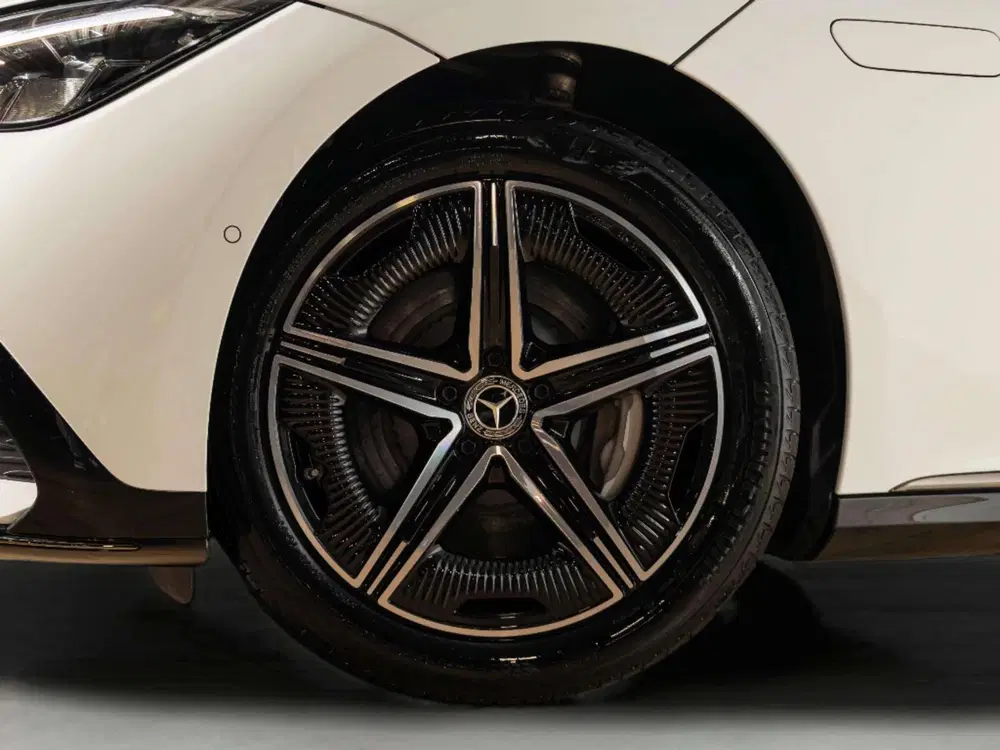 Mercedes-Benz EQE 300 AMG Line 89 kWh uit 2025, foto 7
